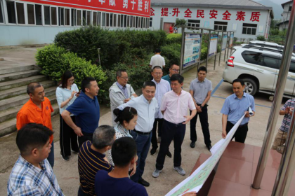 四川省交投集團(tuán)公司黨委副書記、副董事長(zhǎng)、總經(jīng)理周黎明到仁沐新LJ18標(biāo)項(xiàng)目部檢查指導(dǎo)工作