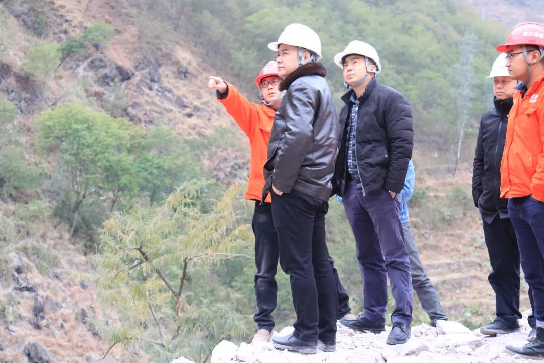 川交路橋黨委委員、董事、總工程師汪碧云赴沿江高速金寧段ZCB1-5項(xiàng)目檢查指導(dǎo)工作